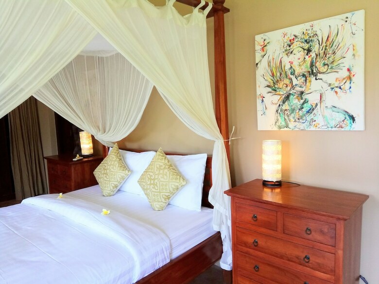Bed & Breakfast Ubud Suites