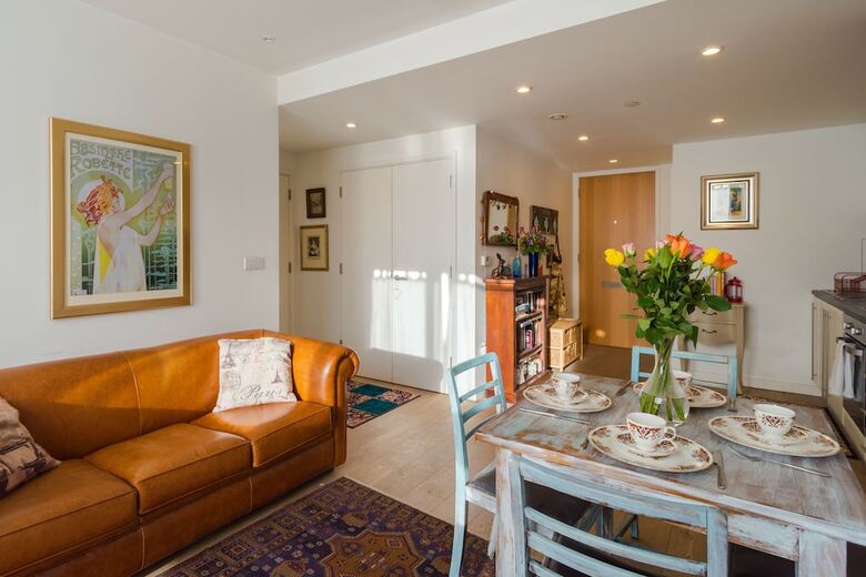 Apartamentos Parisian Inspired Home Near Waterloo