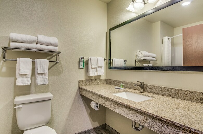 Hotel Cobblestone Inn & Suites - Bridgeport