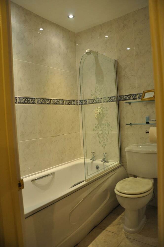 Bed & Breakfast The Greyhound Inn Taunton