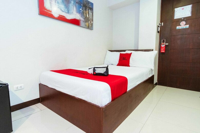 Hotel Reddoorz @ Chino Roces Makati