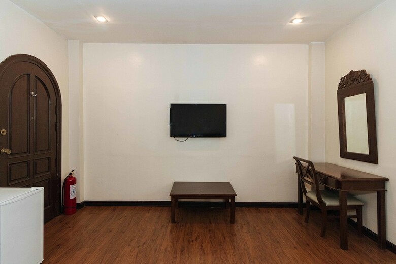 Hotel Reddoorz @ San Antonio Makati