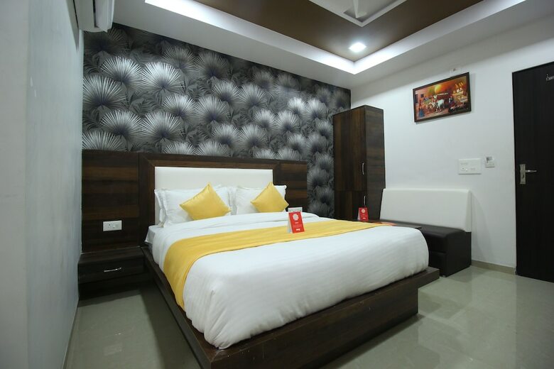 Oyo 8864 Hotel Royal City