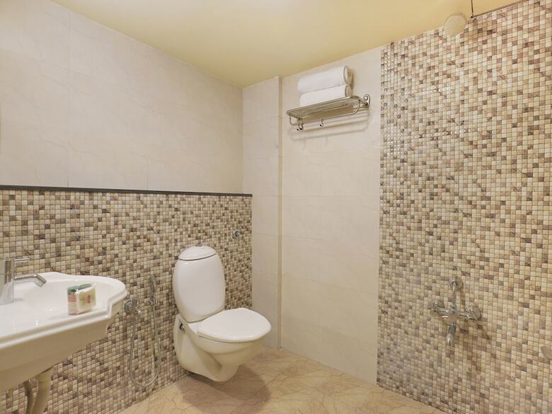Hotel Oyo Flagship 321 Vastrapur Ahmedabad