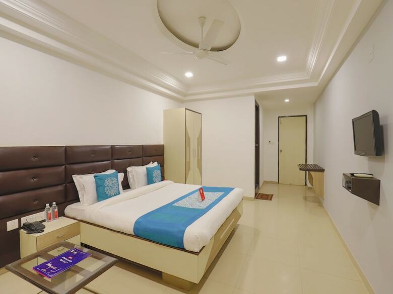 Hotel Oyo Flagship 321 Vastrapur Ahmedabad