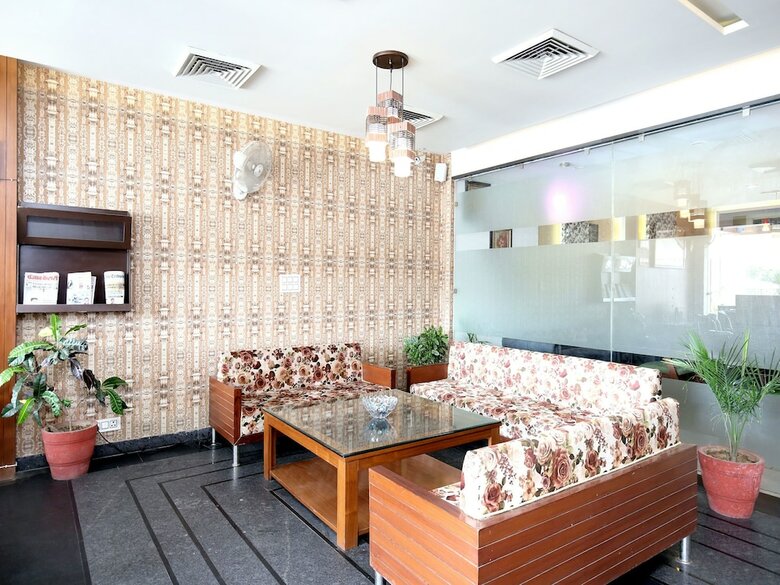 Oyo 7100 Hotel Crossroads