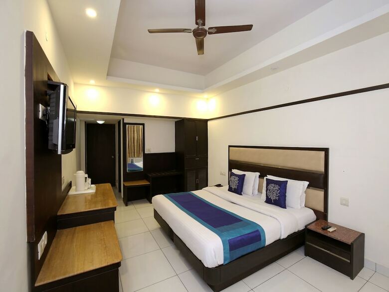Oyo 10144 Hotel Southend