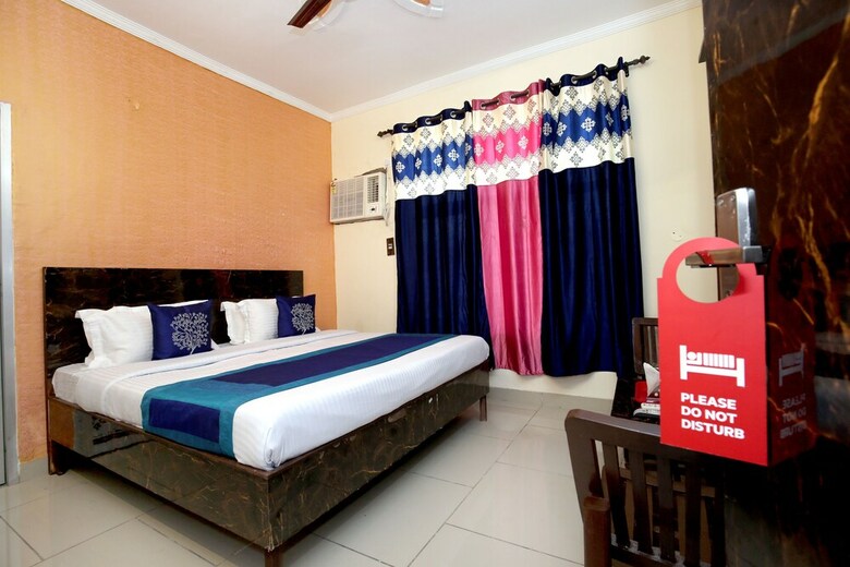 Oyo 10012 Hotel Pink City