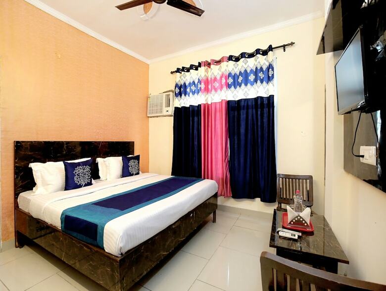 Oyo 10012 Hotel Pink City