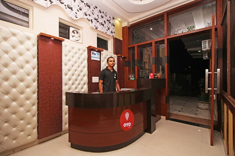 Oyo 3202 Hotel Gayatri Residency
