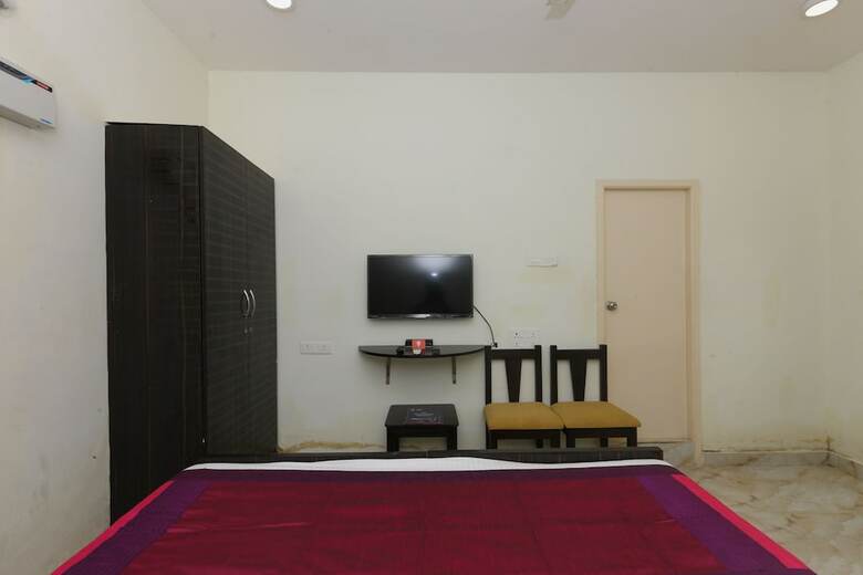 Hotel Oyo 6869 Ecr Grand Residency