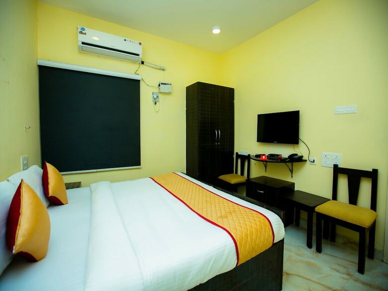 Hotel Oyo 6869 Ecr Grand Residency