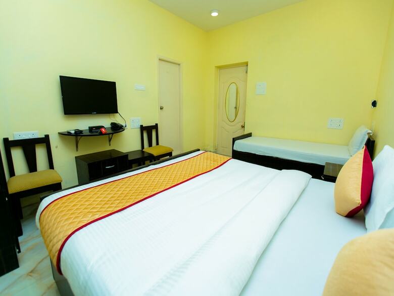 Hotel Oyo 6869 Ecr Grand Residency
