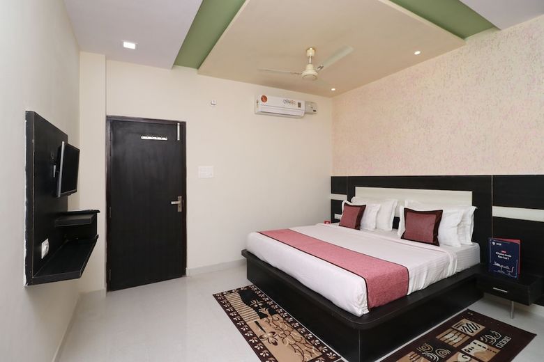 Oyo 10133 Hotel Rama Grand Hs