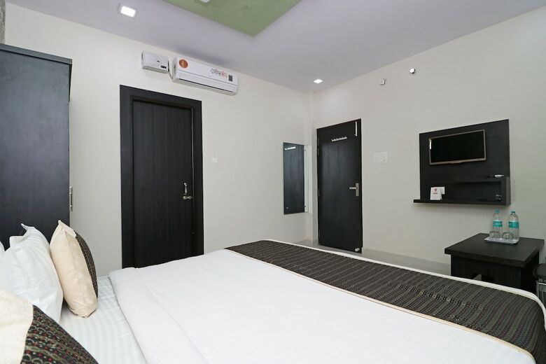 Oyo 10133 Hotel Rama Grand Hs