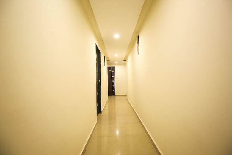 Oyo 6752 Hotel Apollo
