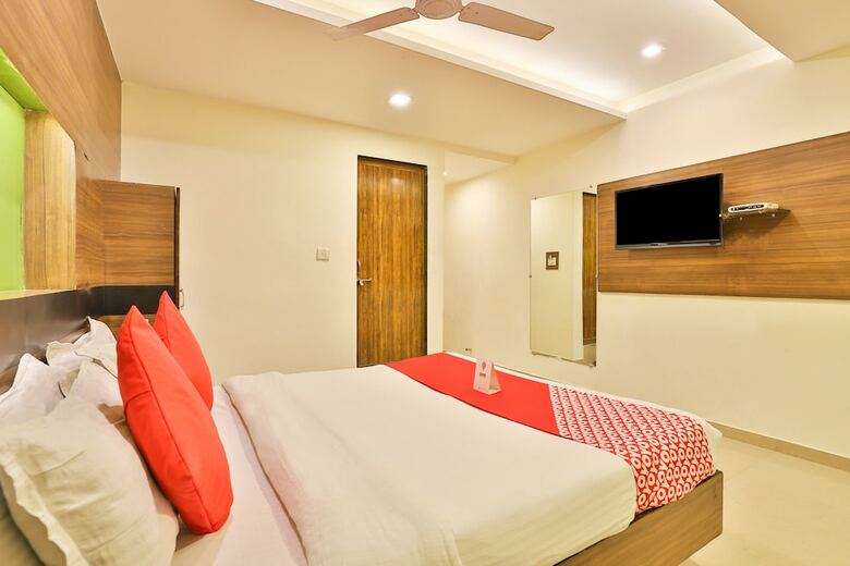 Oyo 6752 Hotel Apollo