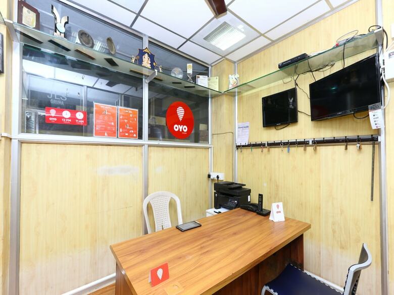 Hotel Oyo 3860 Apartment Jls Gruha