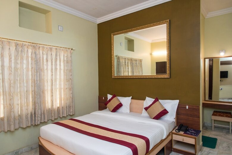 Oyo 10499 Hotel Shiv Shakti