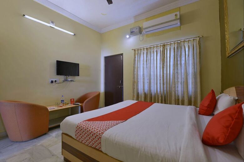 Oyo 10499 Hotel Shiv Shakti