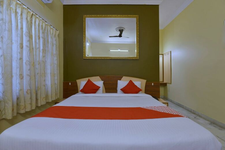Oyo 10499 Hotel Shiv Shakti