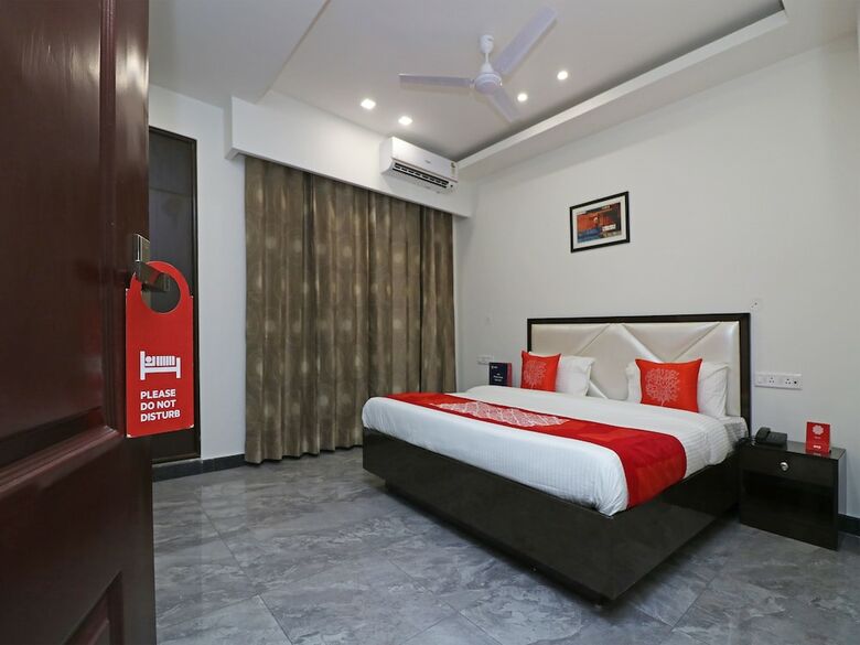 Hotel Oyo 9977 Jagat Residency