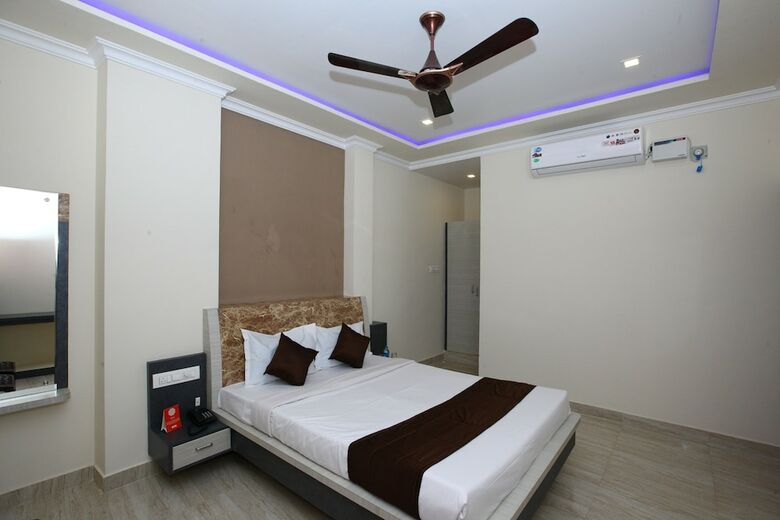 Hotel Oyo 8446 Bouvana Residency