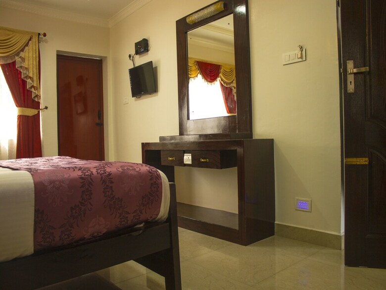 Hotel Oyo 3217 Kurinji Residency