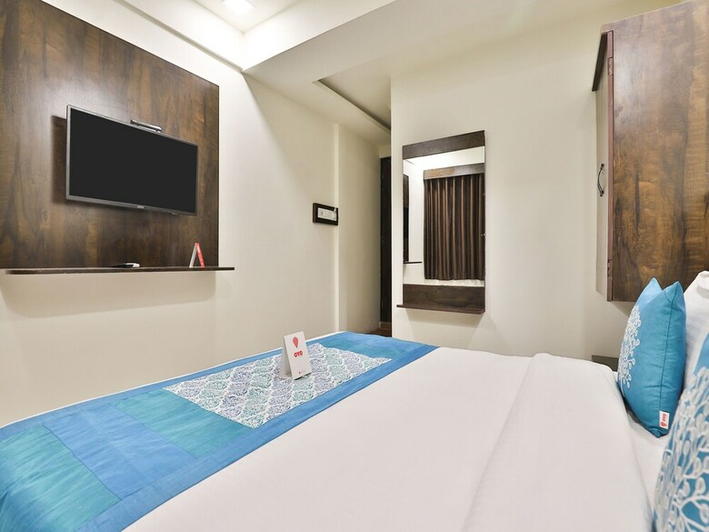 Oyo 11072 Hotel Kajri Residency