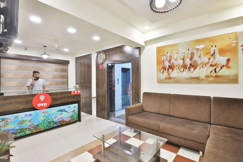 Oyo 11072 Hotel Kajri Residency