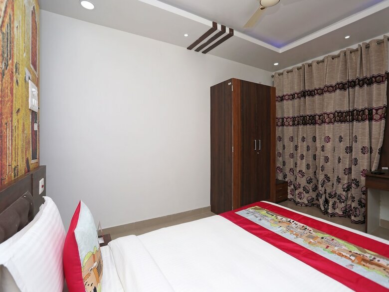 Oyo 10734 Hotel Ne Residency
