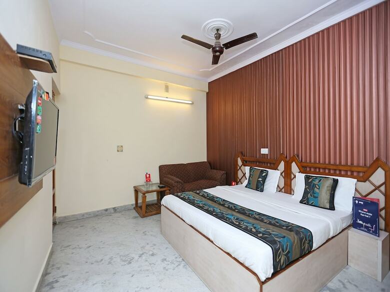 Oyo 9554 Hotel Grand Plaza