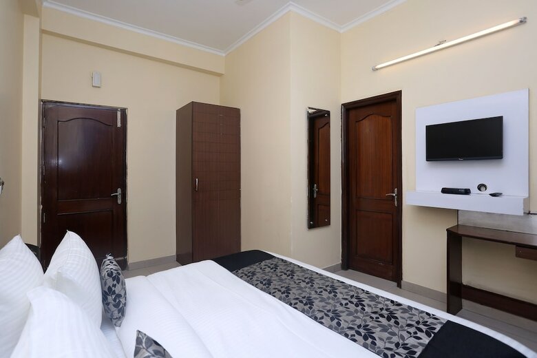 Hotel Oyo Flagship 061 Chodhary Mor Gt Road