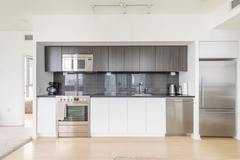 Simply Comfort. Amazing Downtown Apartments