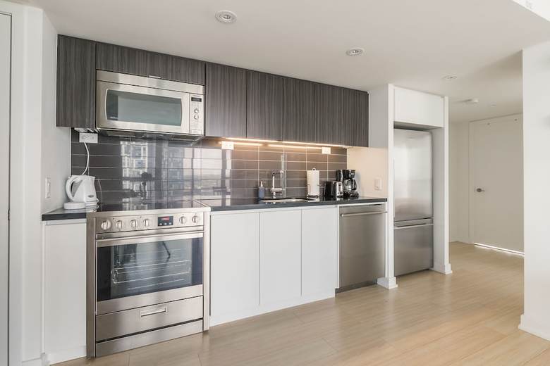 Simply Comfort. Amazing Downtown Apartments