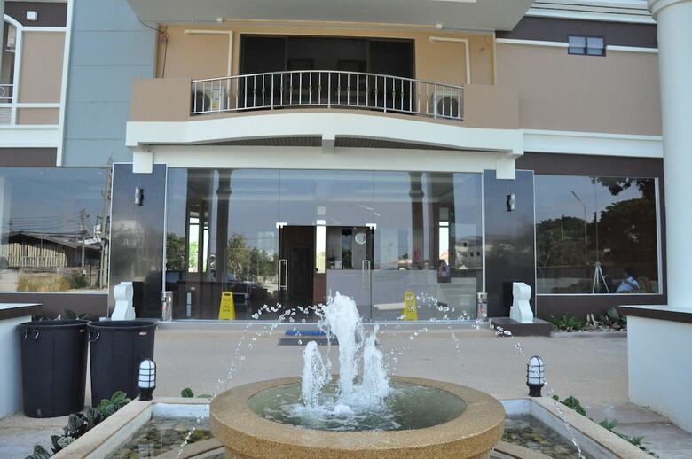 Queen Palace Hotel