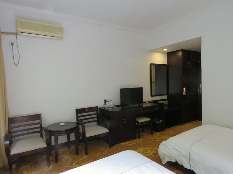 China Town Riverside Garden View Hotel