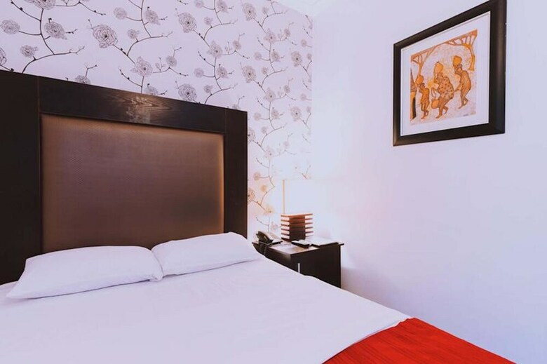 Maple Hotel