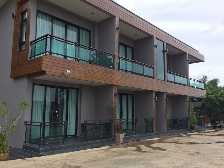 Nutchana Hill Boutique Hotel