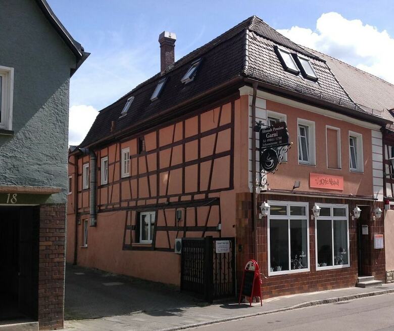 Hostal Pension Altstadt Garni