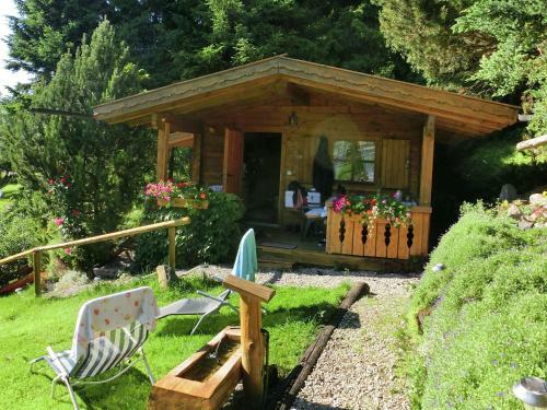 Cozy Cabin Near Lake In Urspring