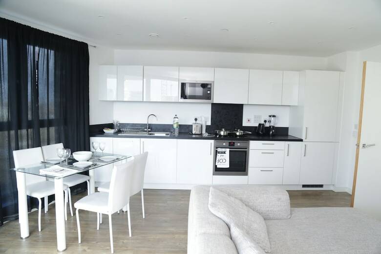 Pontoon Dock Apartment