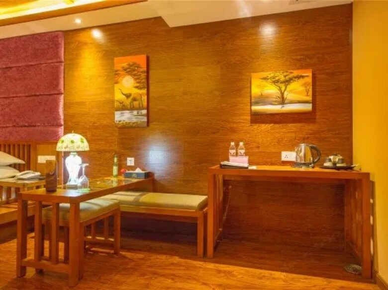 Hostal Bluesky Hotel & Resort