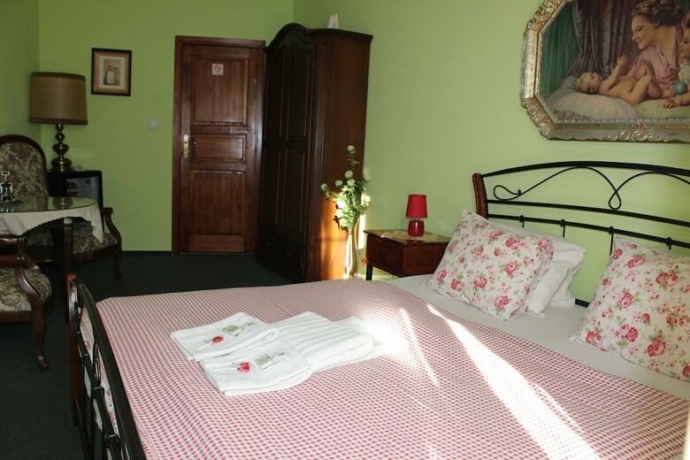 Hotel Excellent