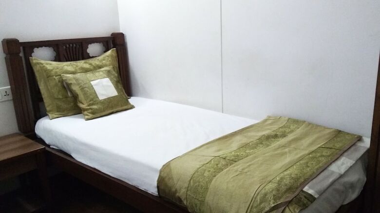 Carlton Hotel