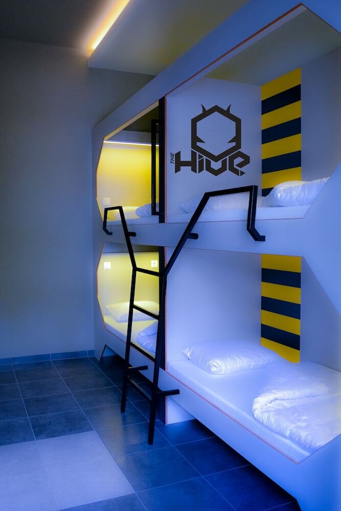 Hostal The Hive Party Hostel