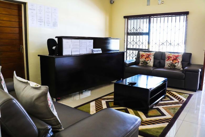 Hotel Estoby Executive Guesthouse