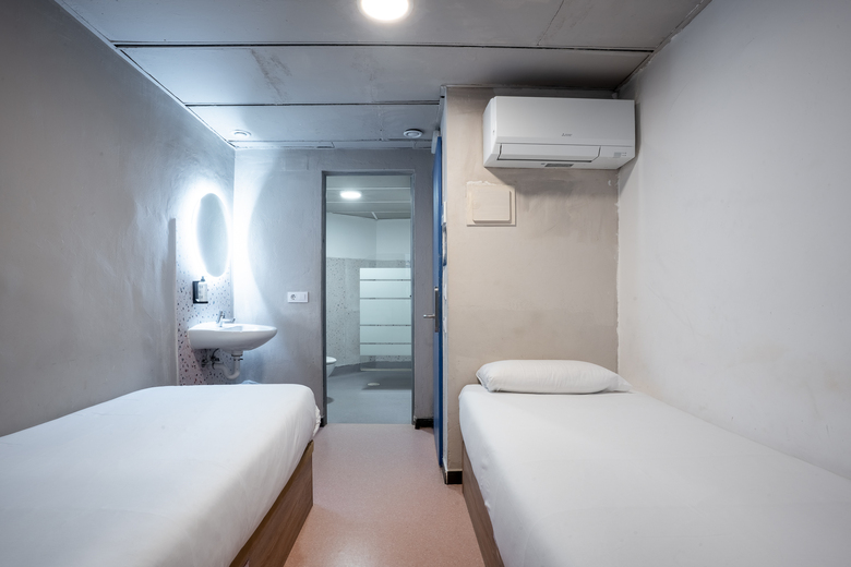 Hostal Ideal Youth Hostel
