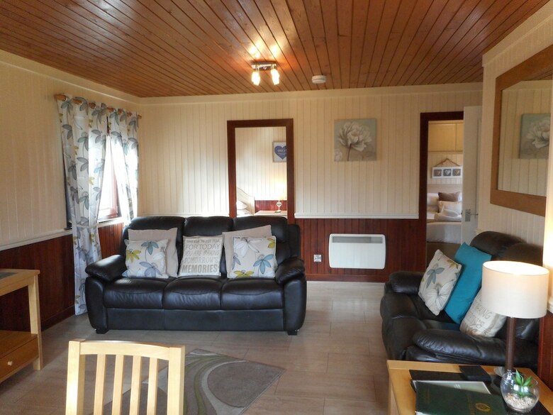 Birch Lodge 13 With Hot Tub