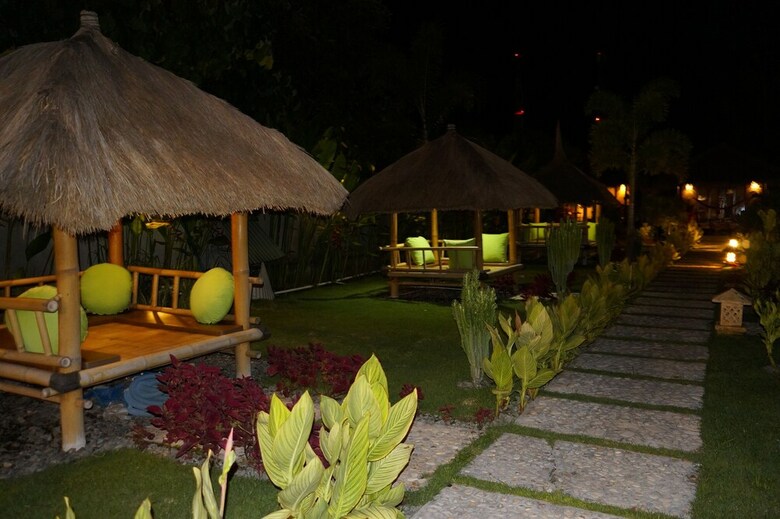 Bed & Breakfast Aldi's Bungalow And Homestay